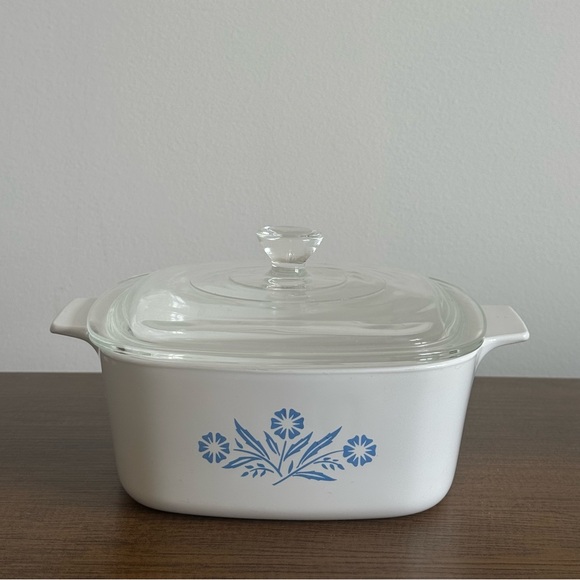 CorningwareVintage Blue Cornflower 1 1/2 Quart Casserole Dish w/ Glass Lid
